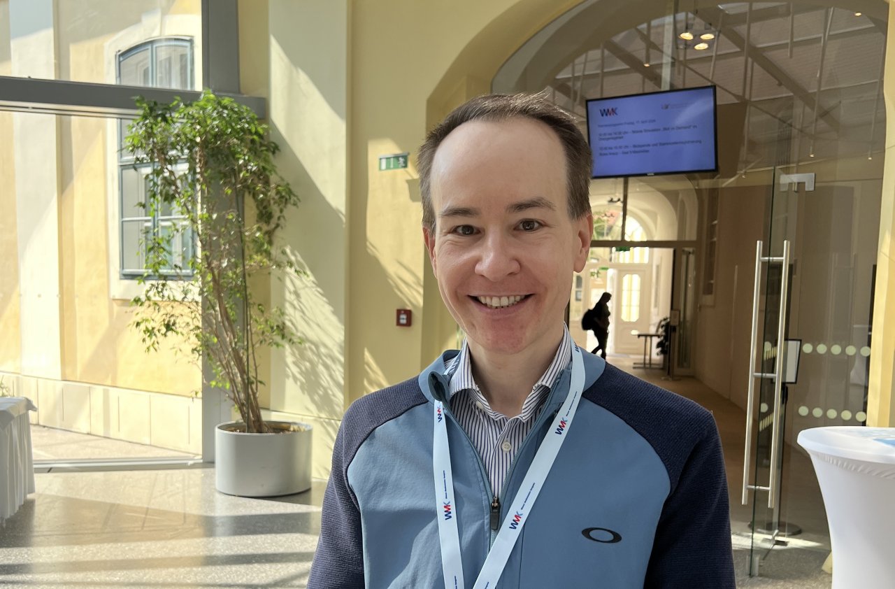 Ein Porträt eines Arztes.