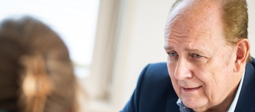 Gerhard Sobotka in einer Interviewsituation